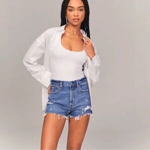 Abercrombie & Fitch The Mom Short High Rise